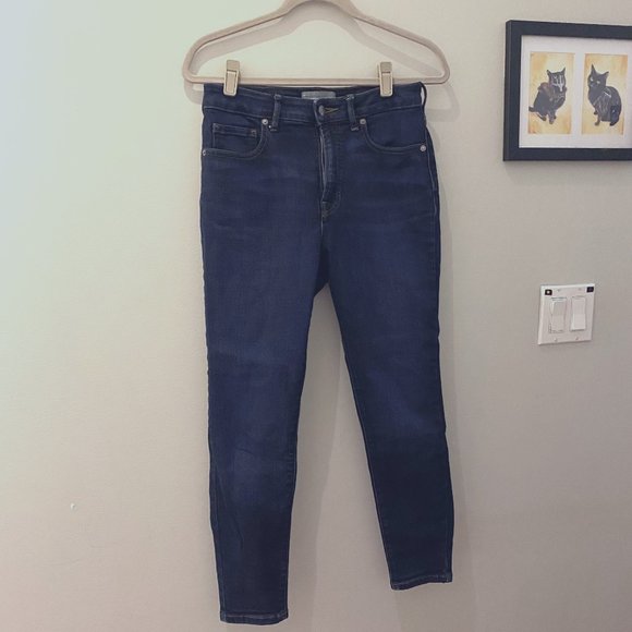 Everlane Curvy High-Rise Jeans in Dark Blue - Picture 3 of 6